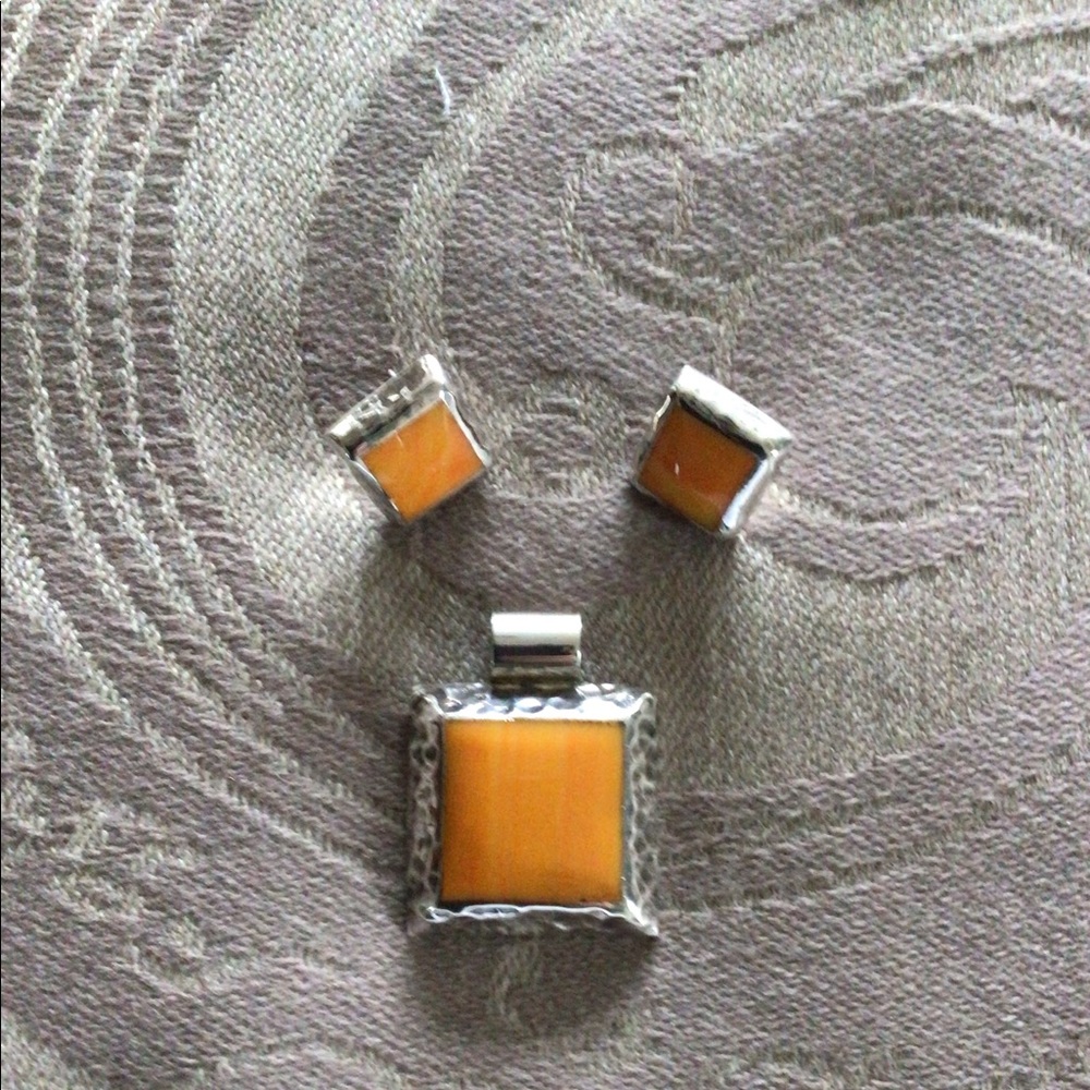 SILVER & STONE PENDANT & EARRINGS